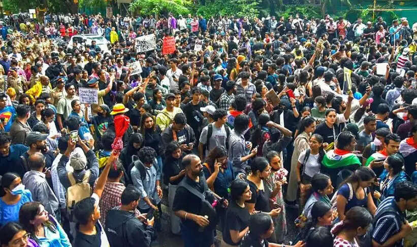 டெல்லி தடியடி