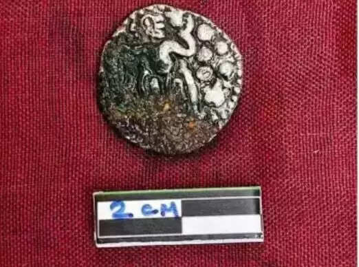 ராஜ ராஜ சோழன் வெள்ளி நாணயம்