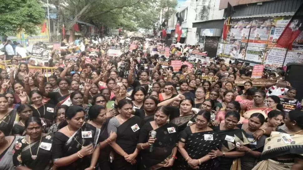 மகளிரணியினர் 