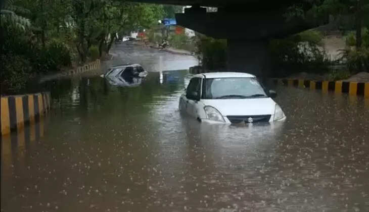 கனமழை மிதக்கும் வாகனங்கள் மழை வெள்ளம்
