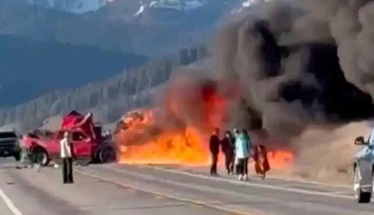  இரு வாகனங்களும் தீ