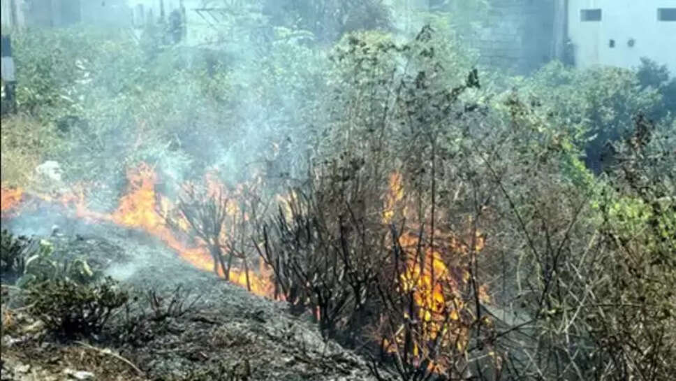 இருப்பு பாதையில் தீ விபத்து