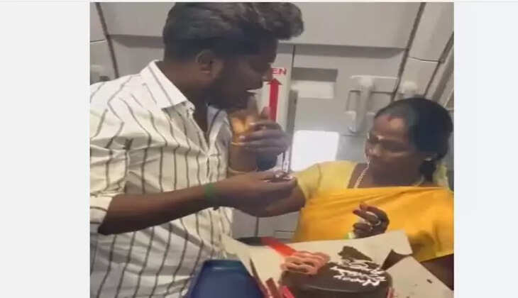 விமானத்தில் கேக்