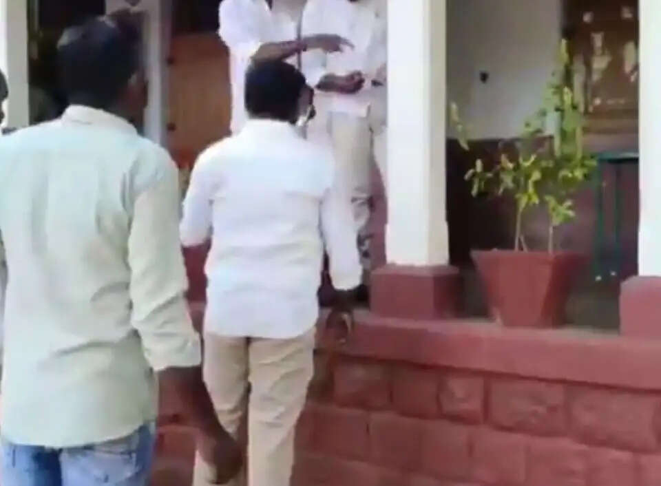 ஜனநாயகக் கடமை: