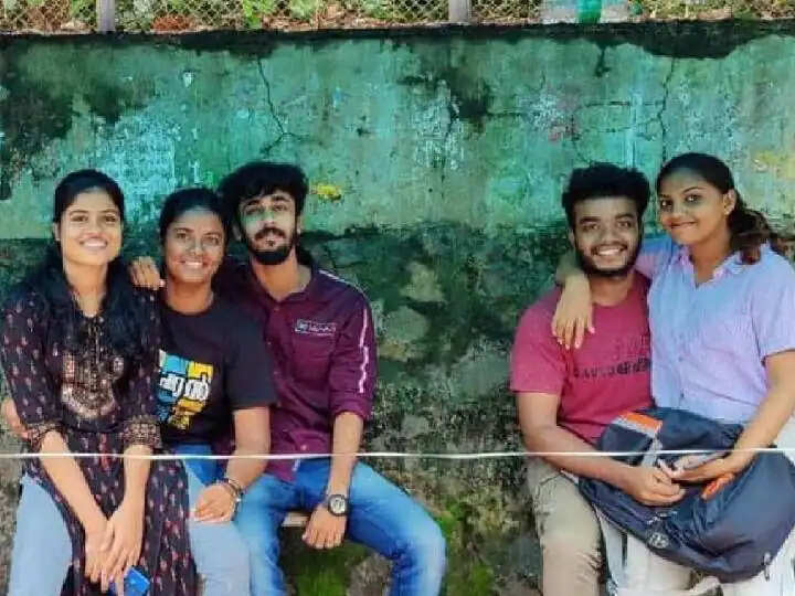 மாணவிகள்