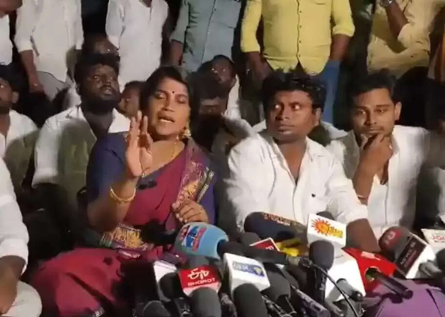 அஜிதா ஆக்னல்