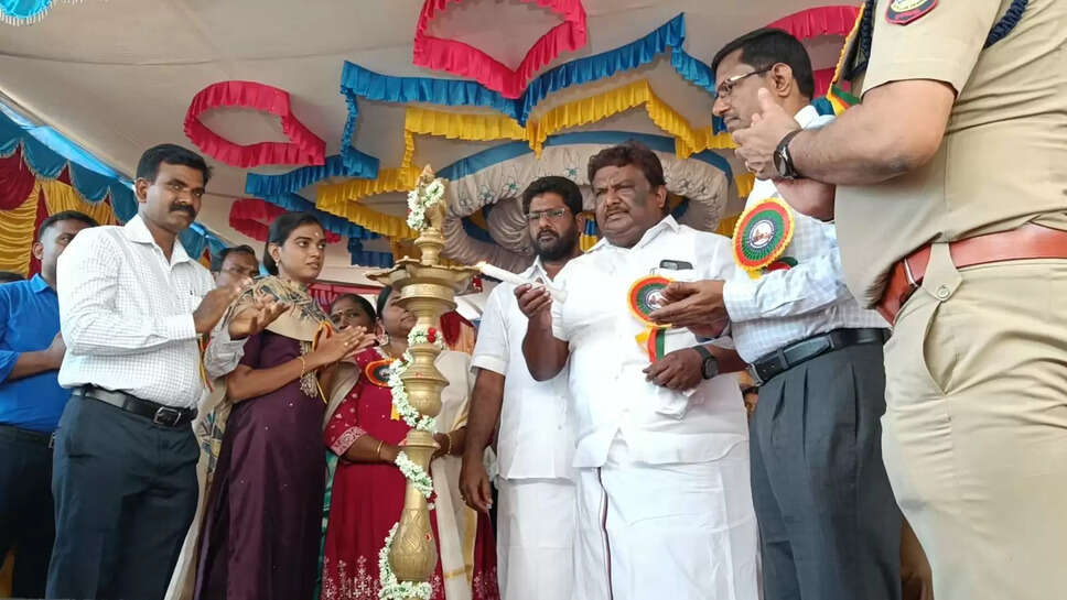 அமைச்சர்