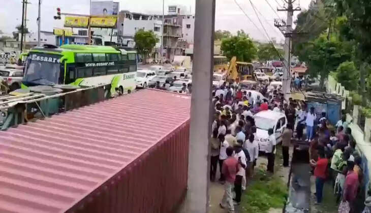 கண்டெய்னர் லாரி