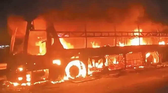 பேருந்து தீ பேருந்தில்