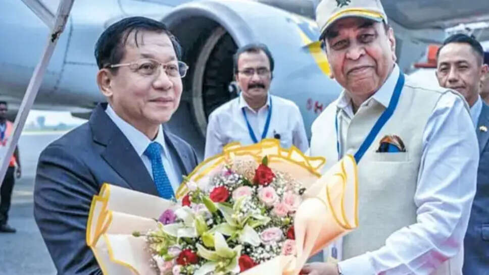 மியான்மர் அதிபர் யு மின் ஆங் ஹிலெய்ங்