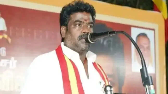 சோழிங்கநல்லூர் தவெக எம்.எல்.ஏ சரவணன்