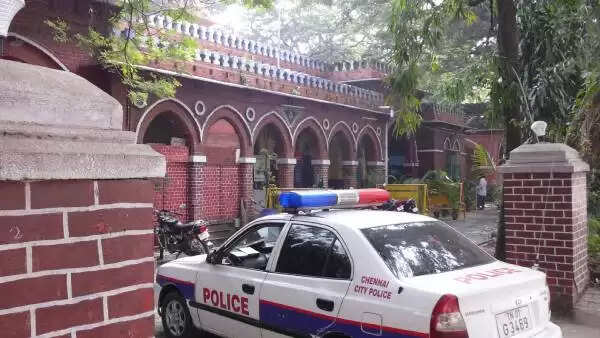 காவல் போலீசார் காவல்நிலையம்