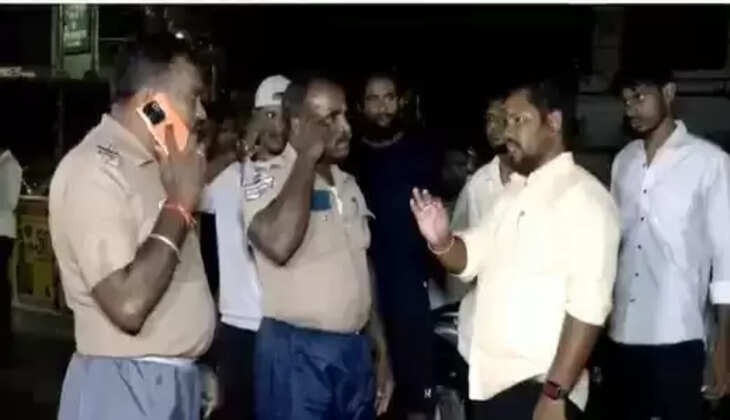 24 மணி நேரமும்  படுஜோராக நடக்கும் மதுவிற்பனை! நள்ளிரவில் போராட்டத்தில் குதித்த  மக்கள்!  