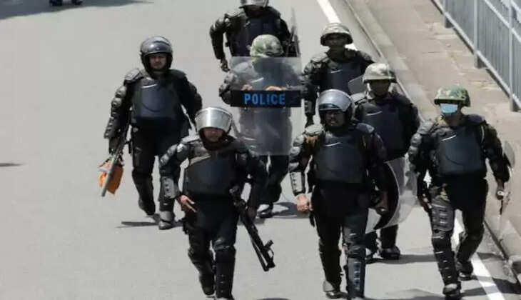 இலங்கை போலீஸ்