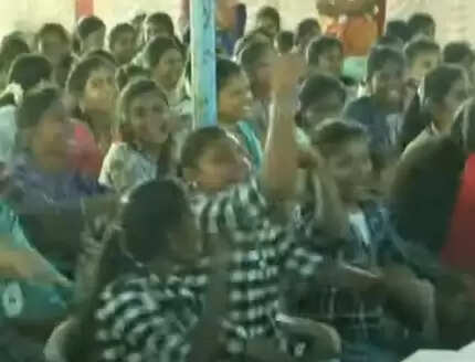 நடிகர் பாலா குத்தாட்டம்