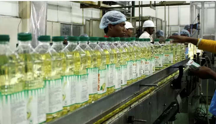 இல்லத்தரசிகளுக்கு இன்ப அதிர்ச்சி... சமையல் எண்ணெய் விலை குறையப் போகுது... கலால் வரி குறைப்பு!