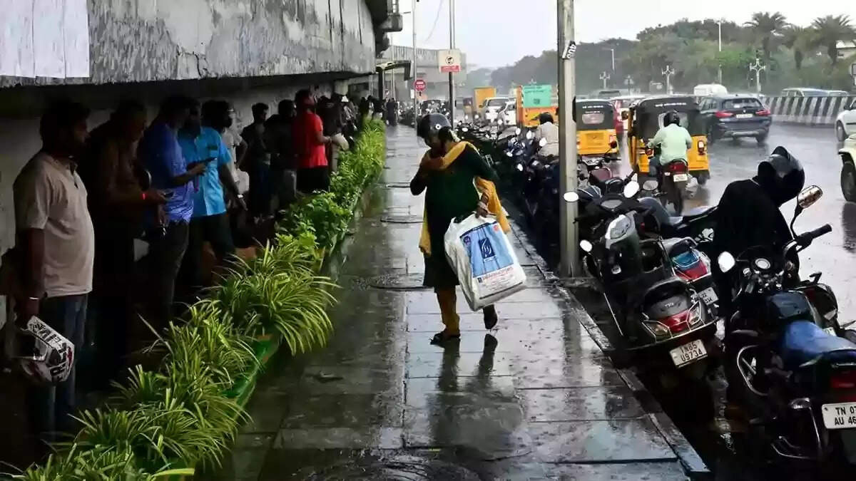வலுப்பெற்ற ஆழ்ந்த காற்றழுத்த தாழ்வு பகுதி... மழை வெளுத்து வாங்க போகும் மாவட்டங்கள்!