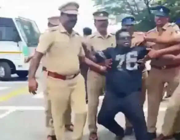 ராப் பாடகர் 'தெருக்குரல்' அறிவு