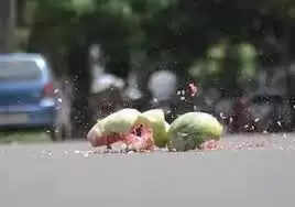 ப்ளீஸ்... சாலையில் பூசணிக்காய் உடைக்காதீங்க... சென்னை மாநகர காவல்துறை ! 