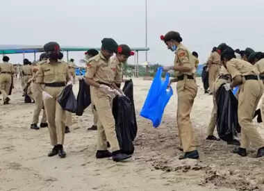 என்சிசி மாணவிகள் கடற்கரை