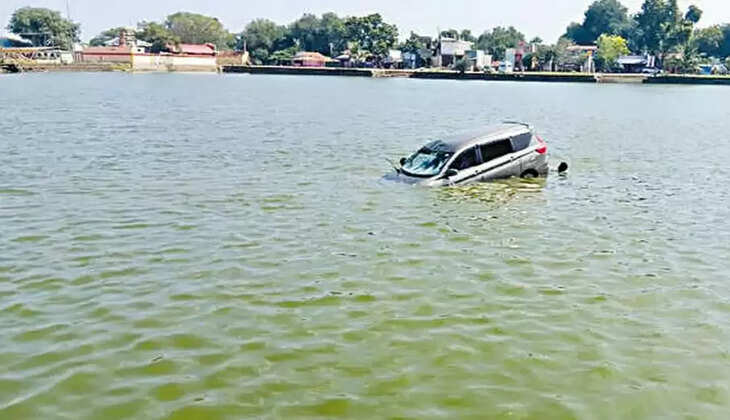 தெப்பக்குளம் குளம் கார் டிரைவிங்