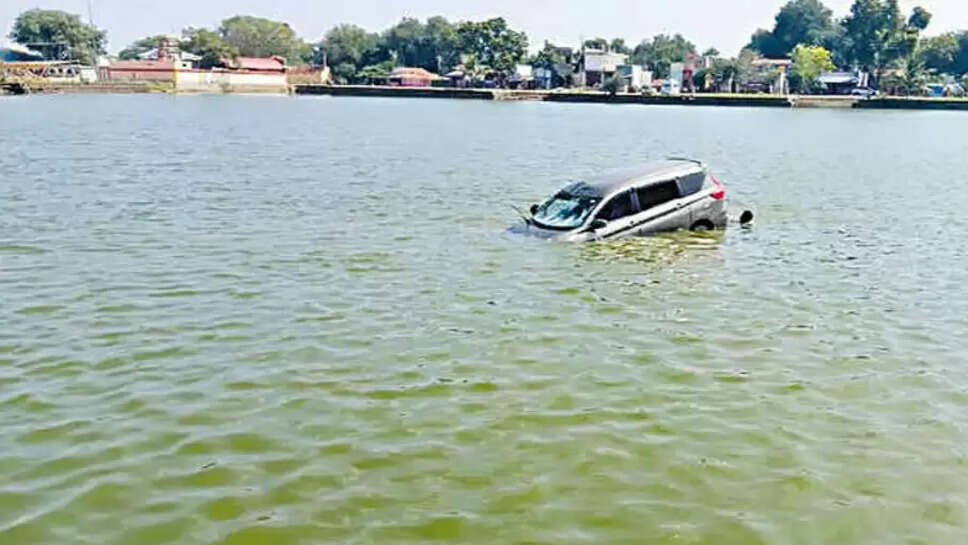 தெப்பக்குளம் குளம் கார் டிரைவிங்