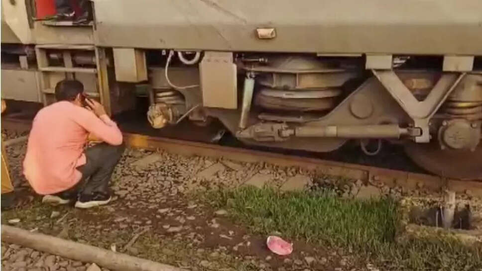 தடம் புரண்ட ரயில்