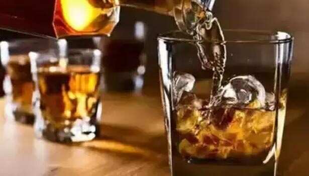 விளையாட்டு நிகழ்ச்சிகள்... கருத்தரங்குகளில் மதுபானம் விநியோகிப்பது சட்ட விரோதம் கிடையாது.. நீதிமன்றத்தில் தமிழக அரசு திட்டவட்டம்!