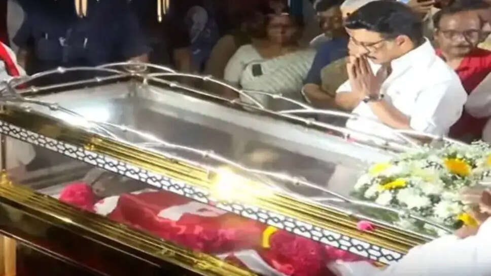 ஸ்டாலின் அஞ்சலி