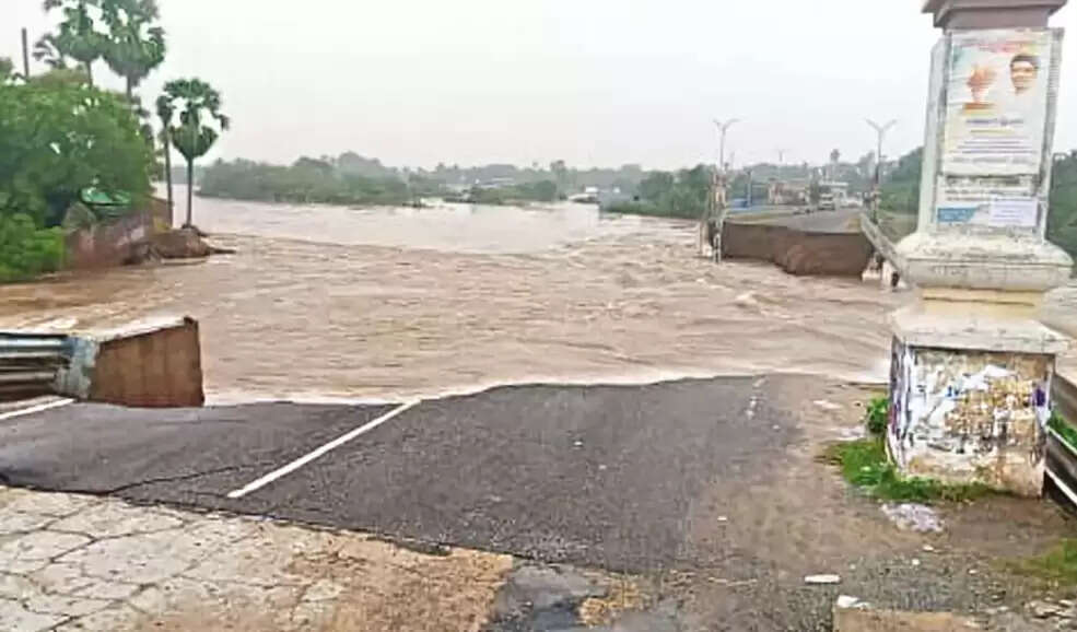 ஏரல் தரைப்பாலம் வெள்ளம்