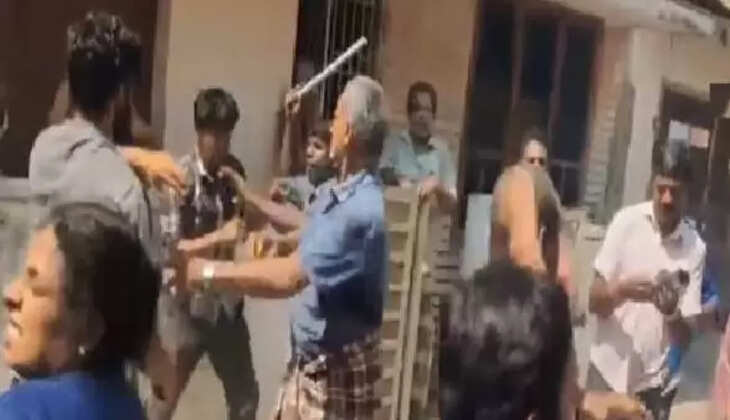 பள்ளிவாசலில் மோதல்