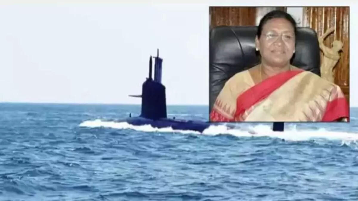 நீர்மூழ்கி திரெளபதி முர்மு ஜனாதிபதி