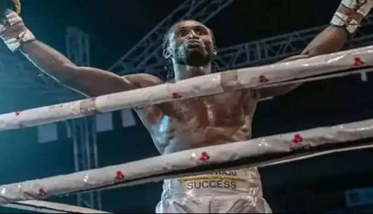 அதிர்ச்சி வீடியோ... பிரபல குத்துச்சண்டை வீரர் களத்திலேயே மயங்கி சரிந்து பலி!