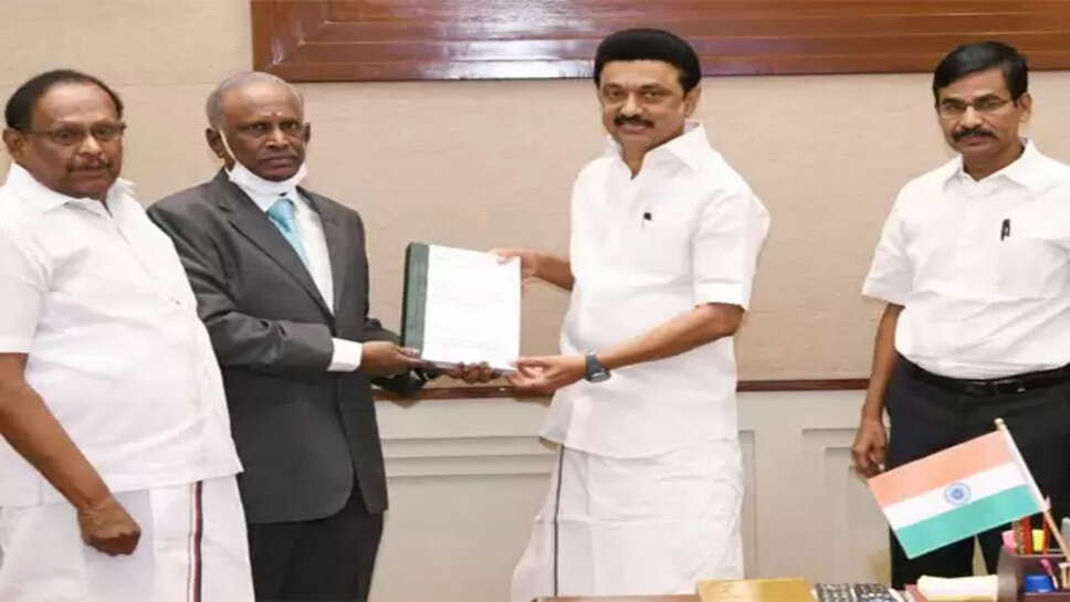 நீதிபதி ஆறுமுகசாமி  ஜெயலலிதா