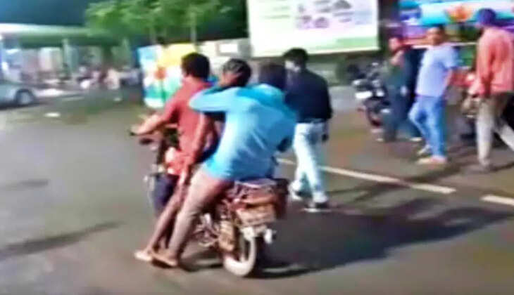 பைக்கில் சடலம்