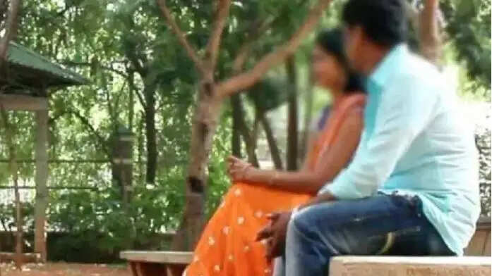 காதல் காதலர்கள் பூங்கா கோவை கேக் மாஸ்டர்