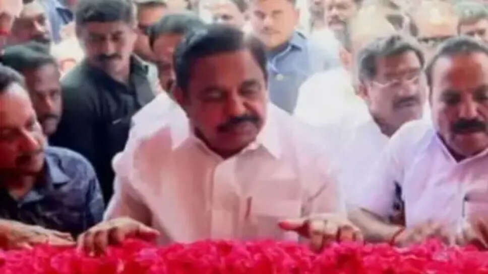 இபிஎஸ் எடப்பாடி அஞ்சலி
