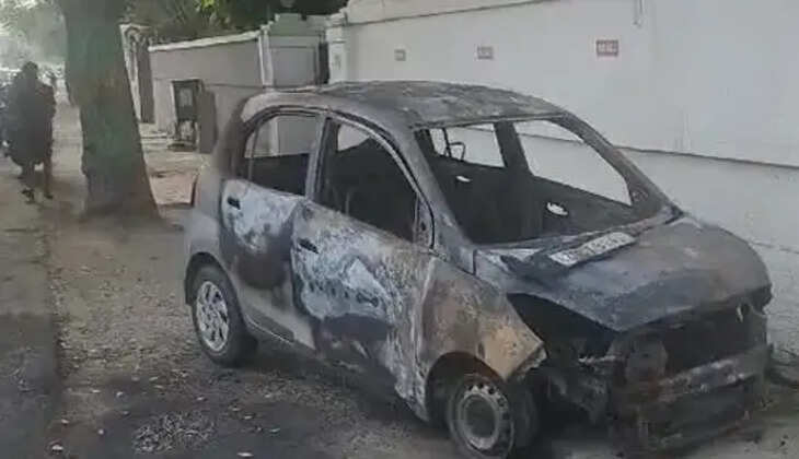 தீப்பற்றி எரிந்த கார்