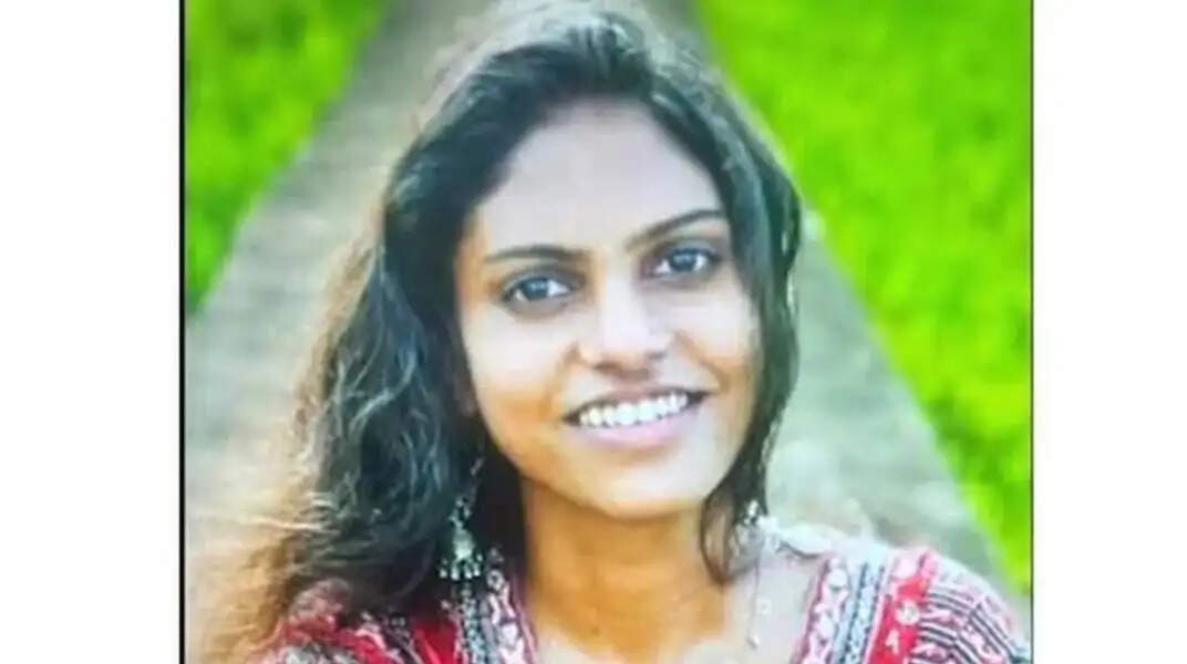 ஸ்ருதி இளம்பெண் தற்கொலை