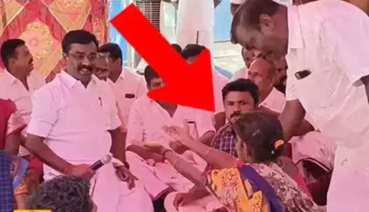 எம்.எல்.ஏ.காலில் 