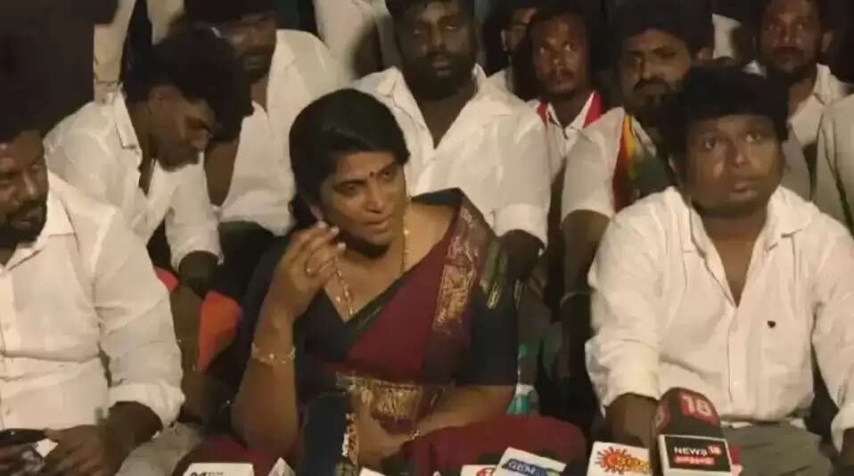 அஜிதா ஆக்னல்