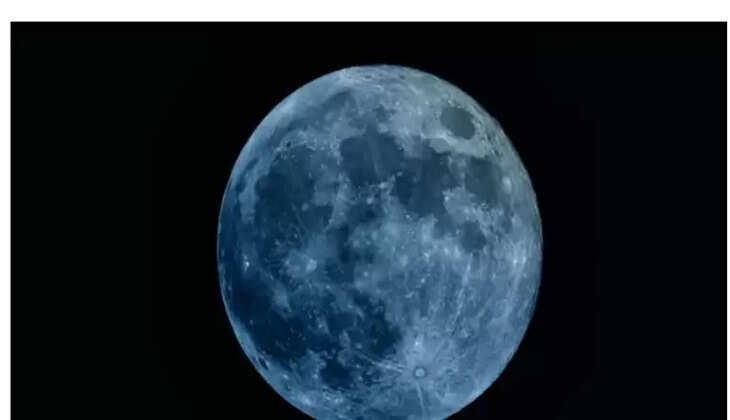 ப்ளூ மூன்