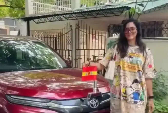 தவெக பிக்பாஸ் வர்ஷினி வெங்கட்