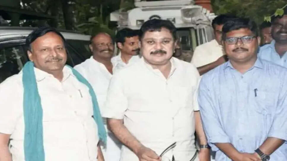 அமமுக அபுதாஹிர்