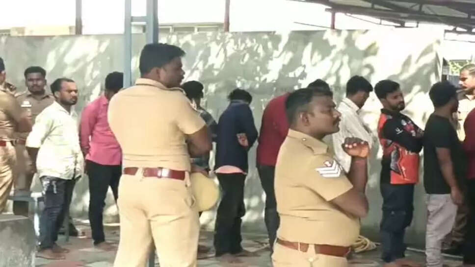  வங்கதேச இளைஞர்கள்