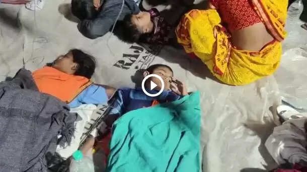 அதிர்ச்சி வீடியோ ... கோயில் பிரசாதம் சாப்பிட்ட 600 பேர் மருத்துவமனையில் அனுமதி!