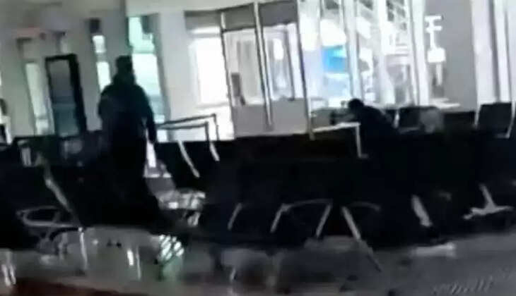 விமான நிலையம் வெறிச்சோடியது