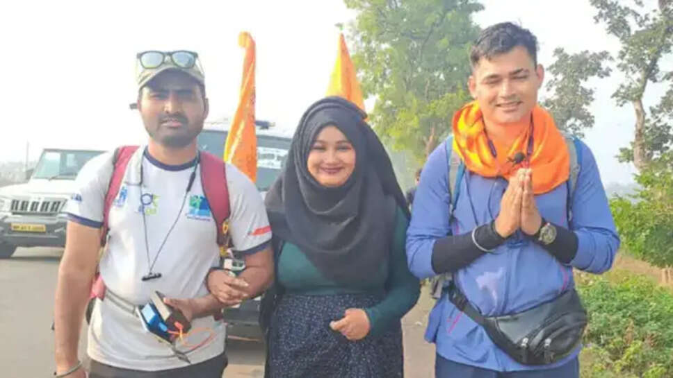 இஸ்லாமிய பெண் பாதயாத்திரை