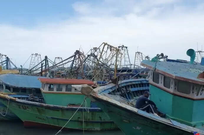 இலங்கையில் படகுகள்