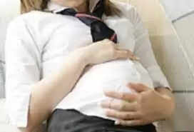 கர்ப்பிணி மாணவி